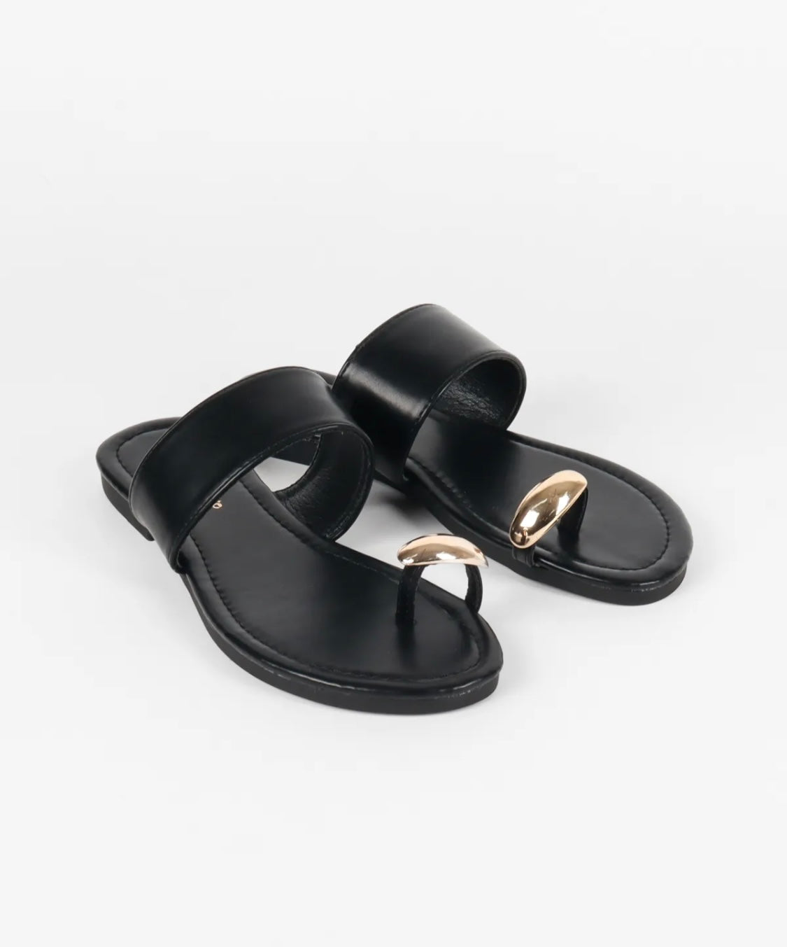 Black Toe Ring Sandal